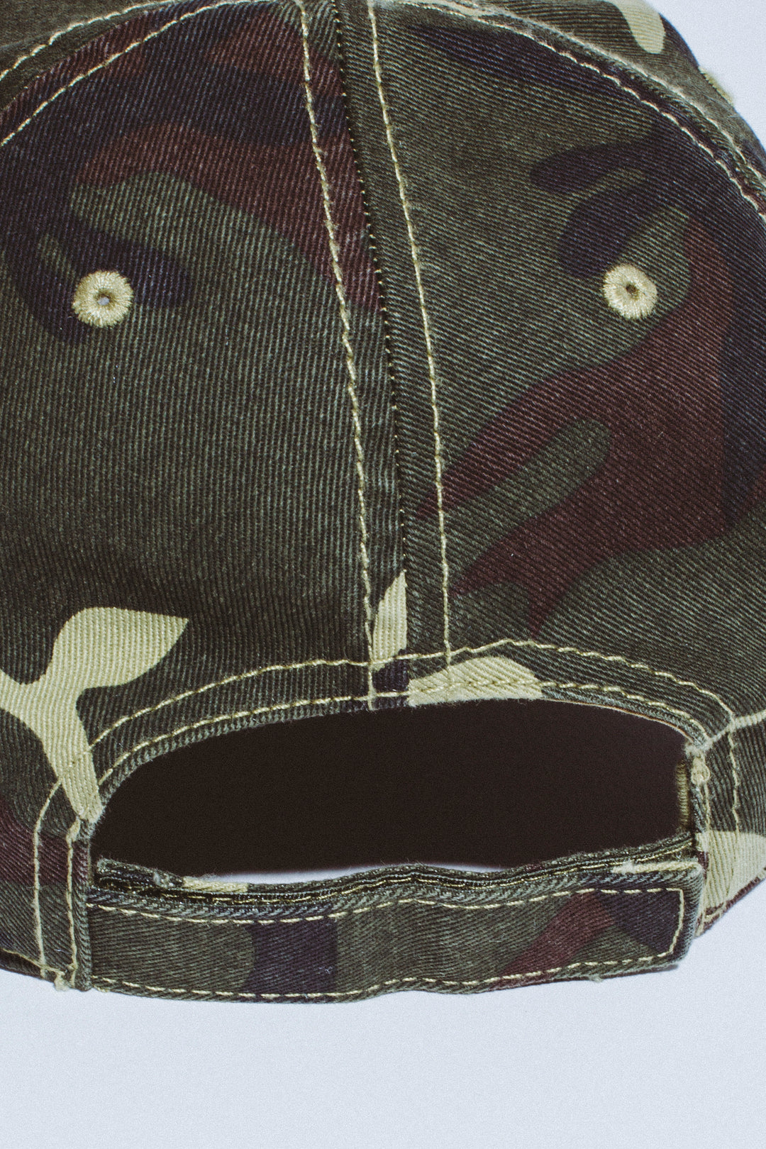 Camo Seduction Contrast Stitch 6-Panel
