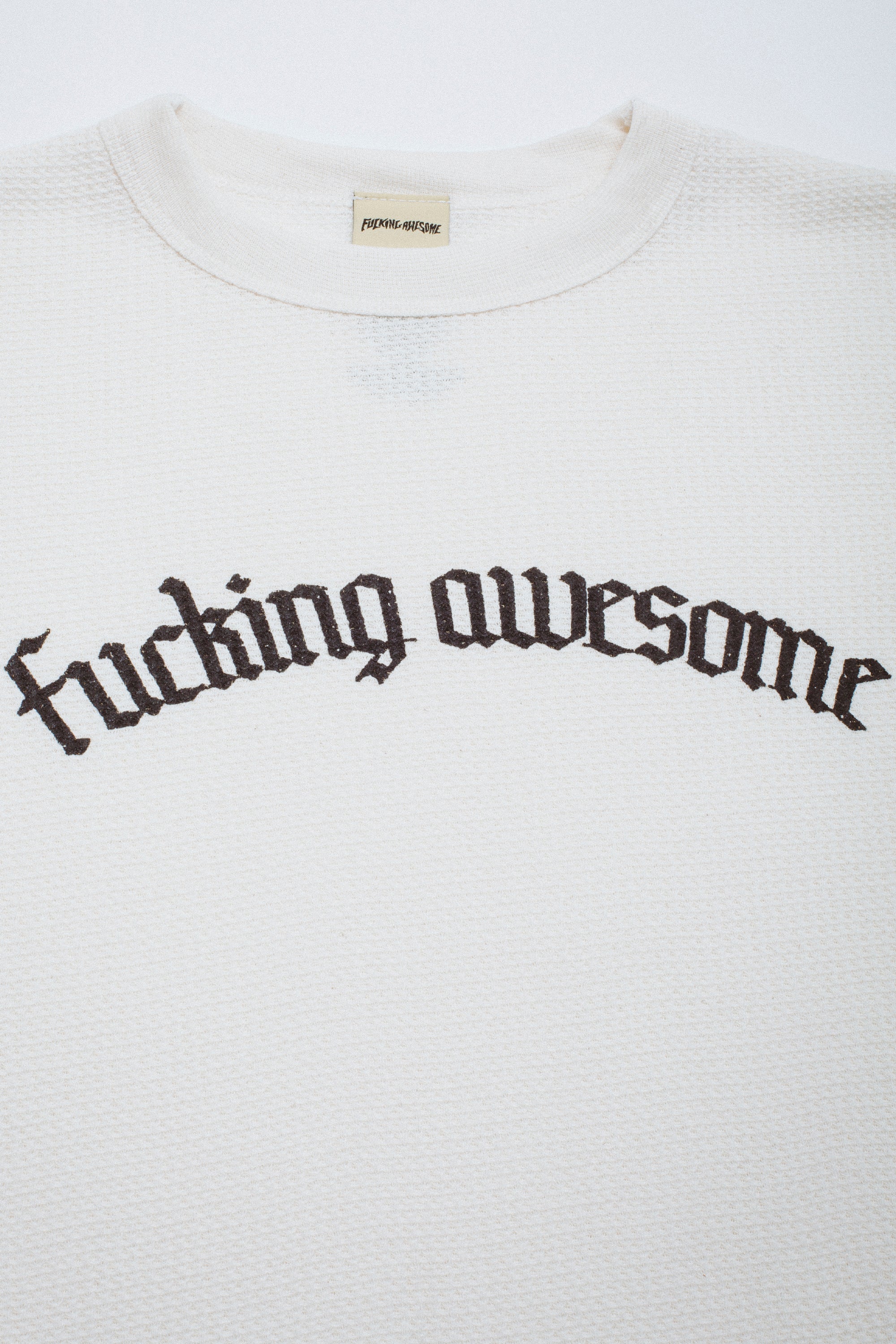ホワイト 長袖 Tシャツ テキストデザイン　ゴルチェ　archive Blackletter Logo Long Sleeve Thermal – Fucking Awesome